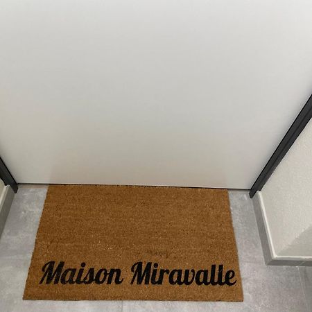 אאוסטה Maison Miravalle Wifi Parcheggio Giardino מראה חיצוני תמונה